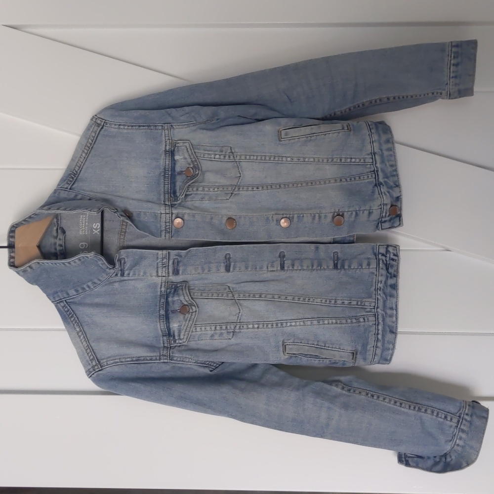 EUC Gap denim jacket XS